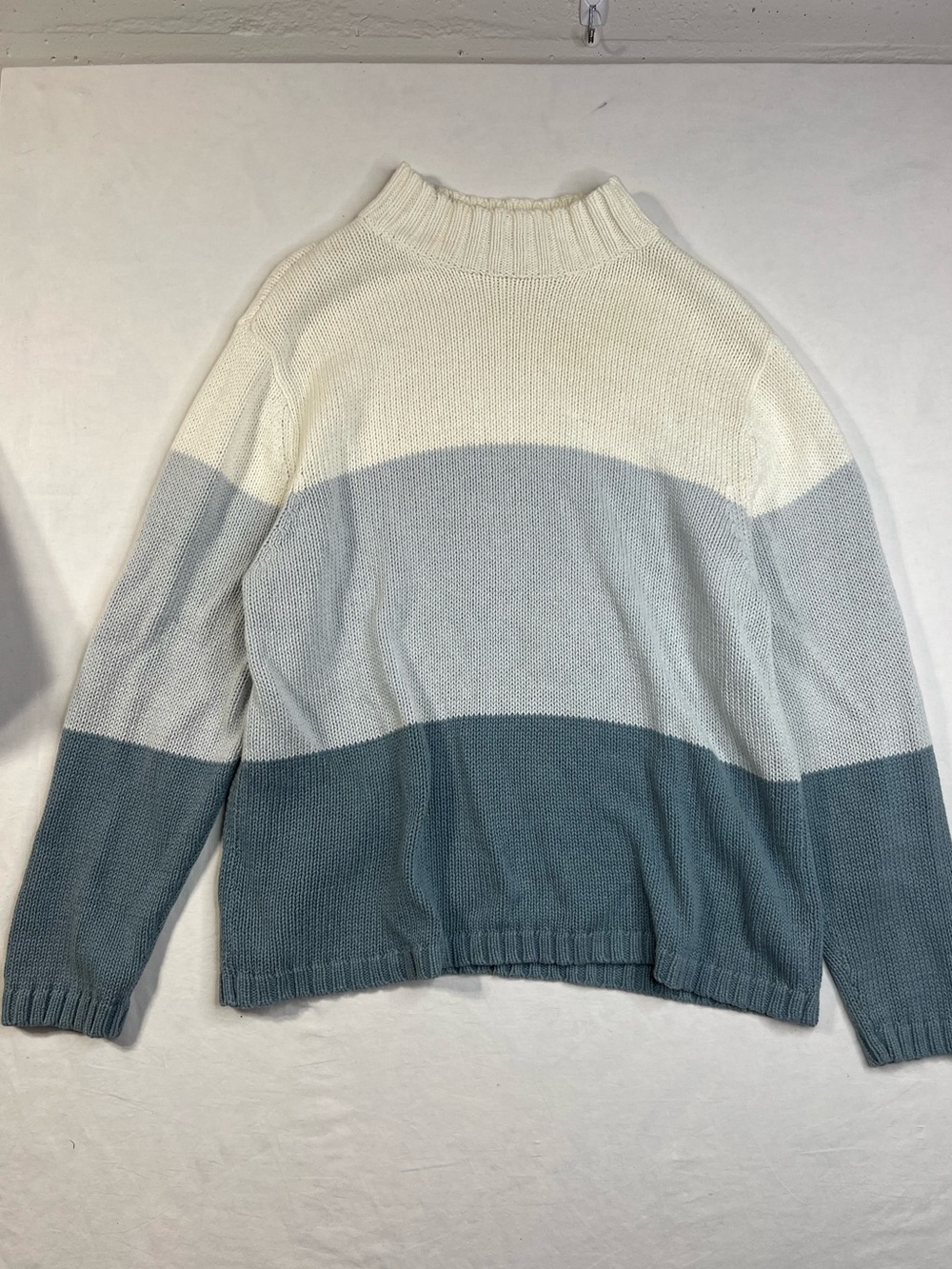 Vintage Blair Cream, light blue, and medium blue color-blocked Turtleneck Sweat